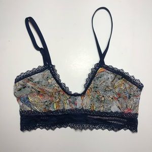 VICTORIA’S SECRET floral lace bralette